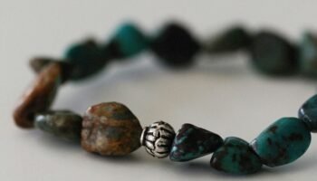 Quelle pierre porter pour perdre du poids ? Guide expert