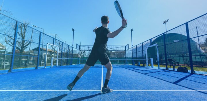 Padel L'art d'allier intensité physique, stratégie et organisation numérique